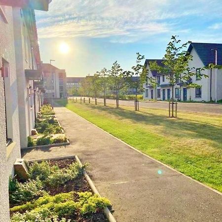 3 Bed House With Parking Near Airport Villa Edinburg Exteriör bild