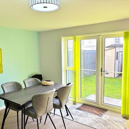 3 Bed House With Parking Near Airport Villa Edinburg Exteriör bild