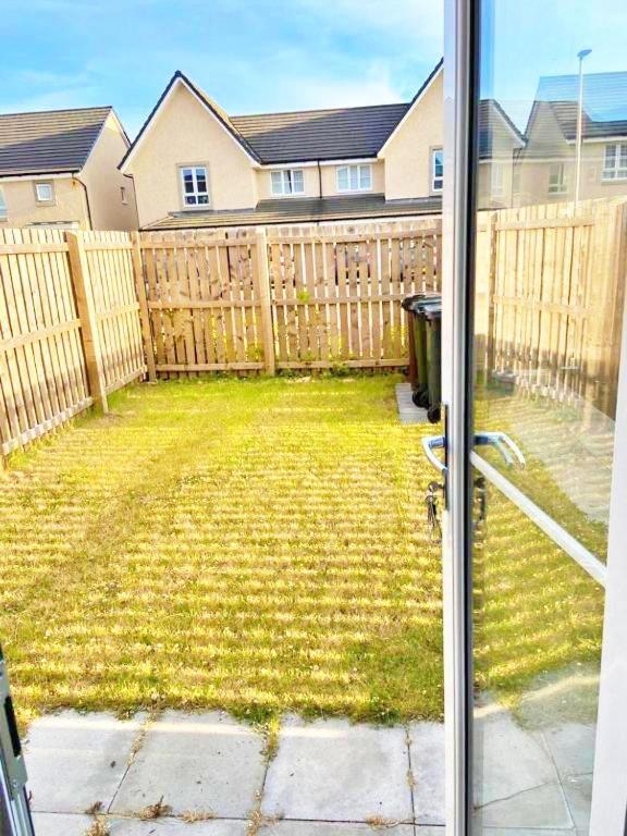 3 Bed House With Parking Near Airport Villa Edinburg Exteriör bild