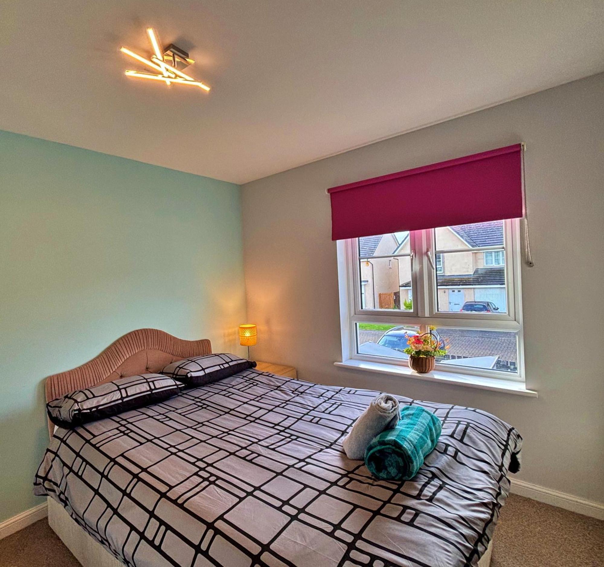 3 Bed House With Parking Near Airport Villa Edinburg Exteriör bild
