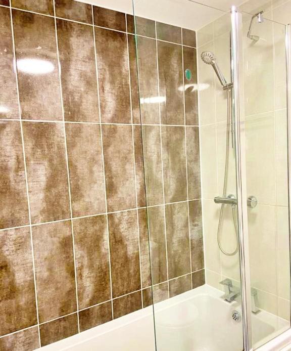 3 Bed House With Parking Near Airport Villa Edinburg Exteriör bild